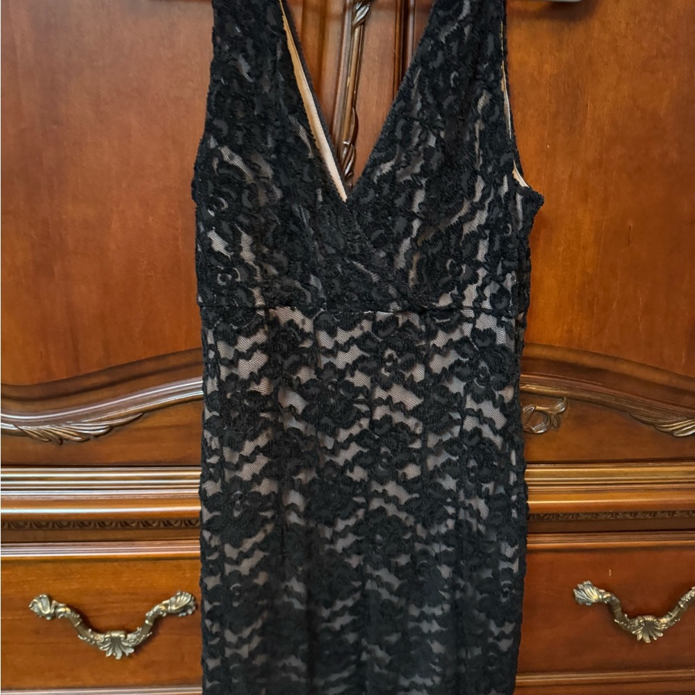 Lily Elegant Black Lace Backless Dress
